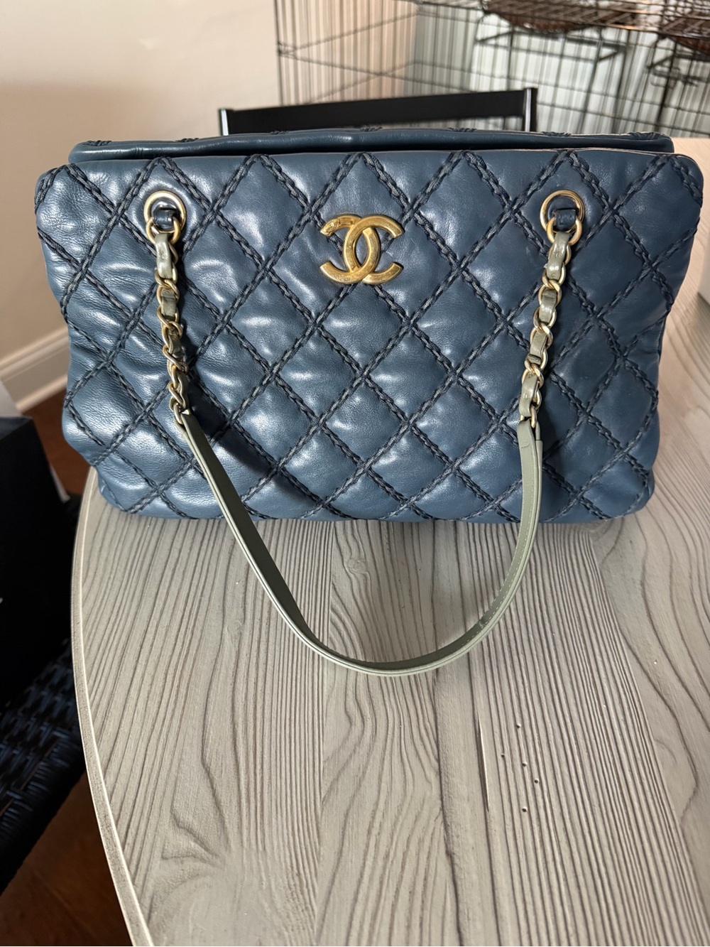 CHANEL Navy Paris-Dallas Chic Stitch Tote - Picture 14 of 16
